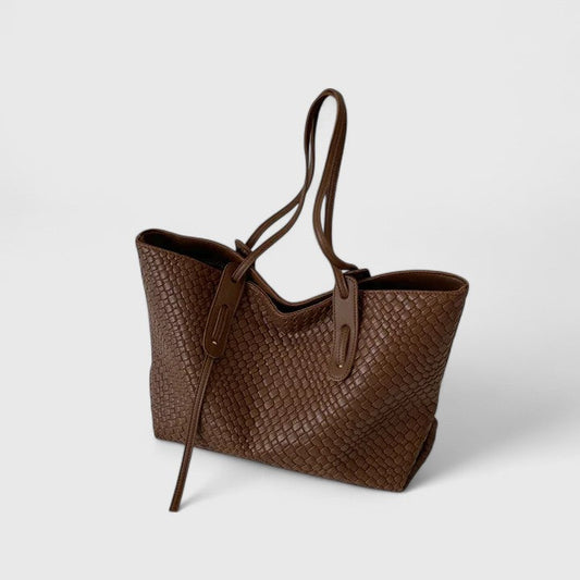 A Chic Tote Bag